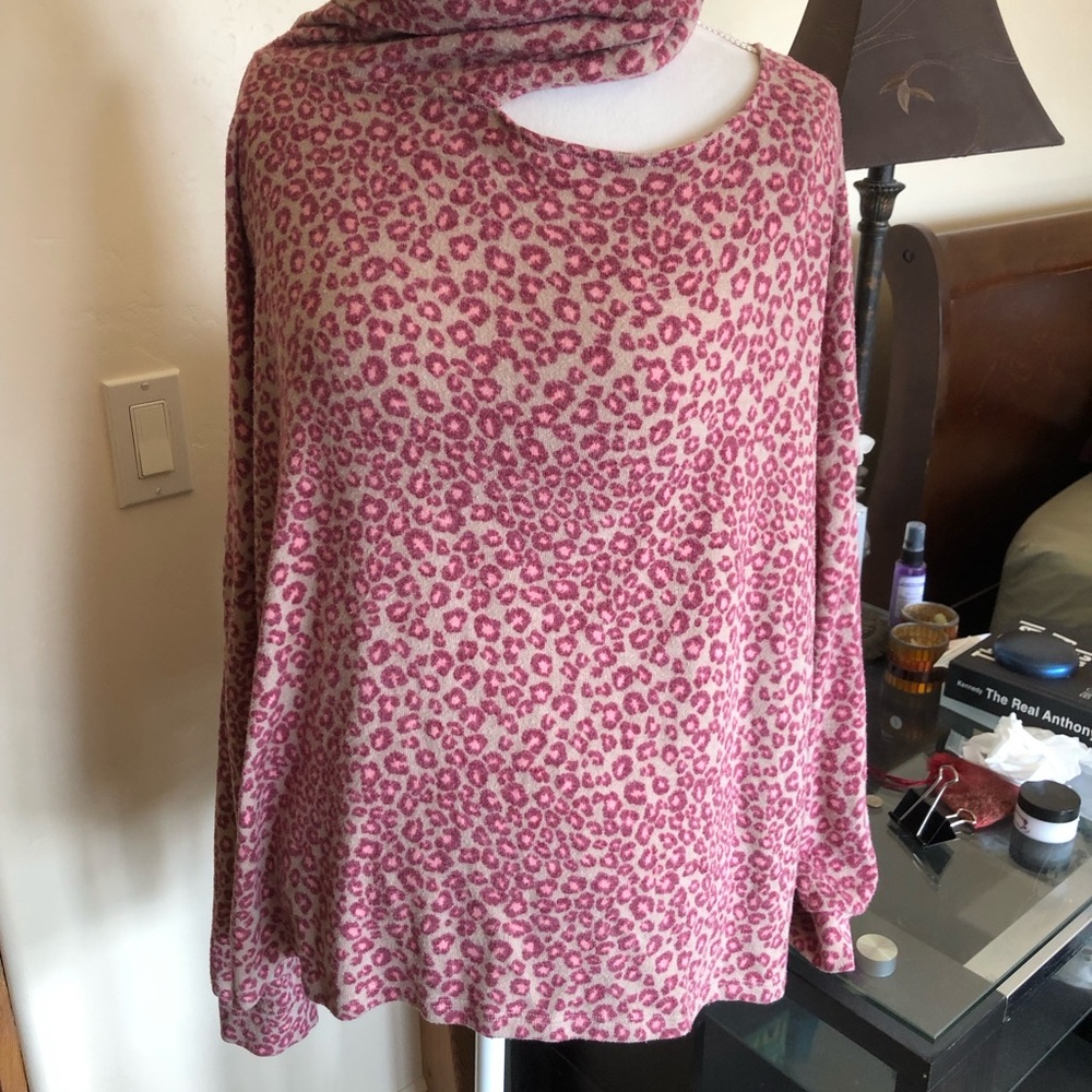 Terra & Sky Pink Leopard Print Sweater